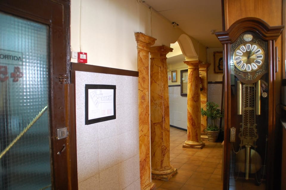 Pensión 45 Bed and Breakfast in Barcelona