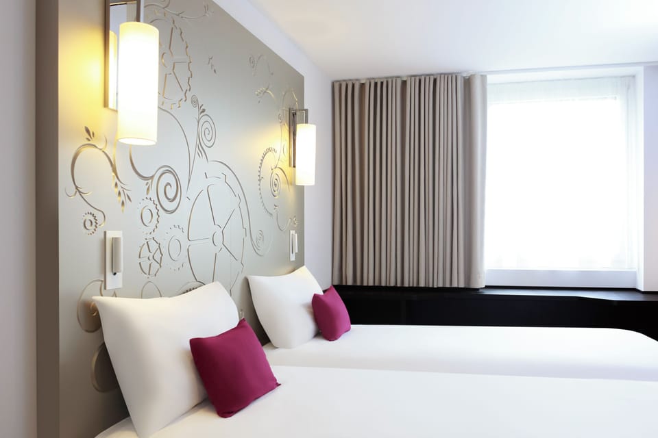 Standard Studio | Laptop workspace, iron/ironing board, free WiFi, bed sheets