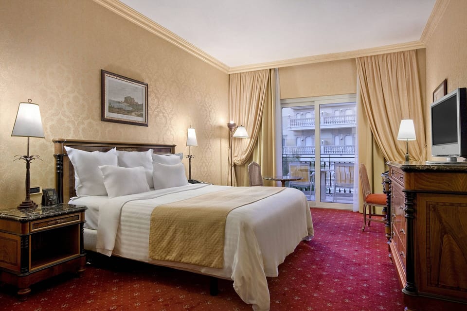 Room, 1 King Bed, Balcony | 1 bedroom, premium bedding, down comforters, minibar