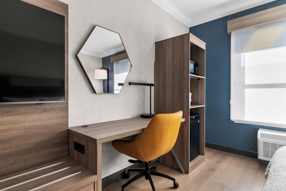 Standard Room | Desk, blackout drapes, iron/ironing board, cribs/infant beds