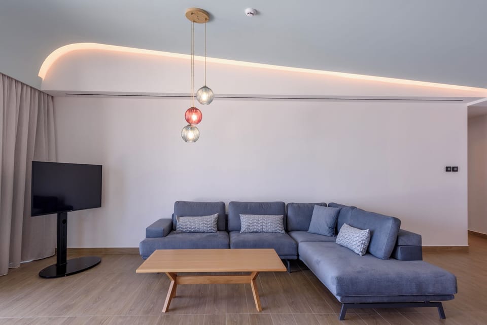Grand Suite | In-room safe, desk, blackout drapes, soundproofing