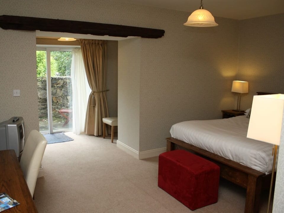 Double Room, Ensuite (Walled Garden with patio)