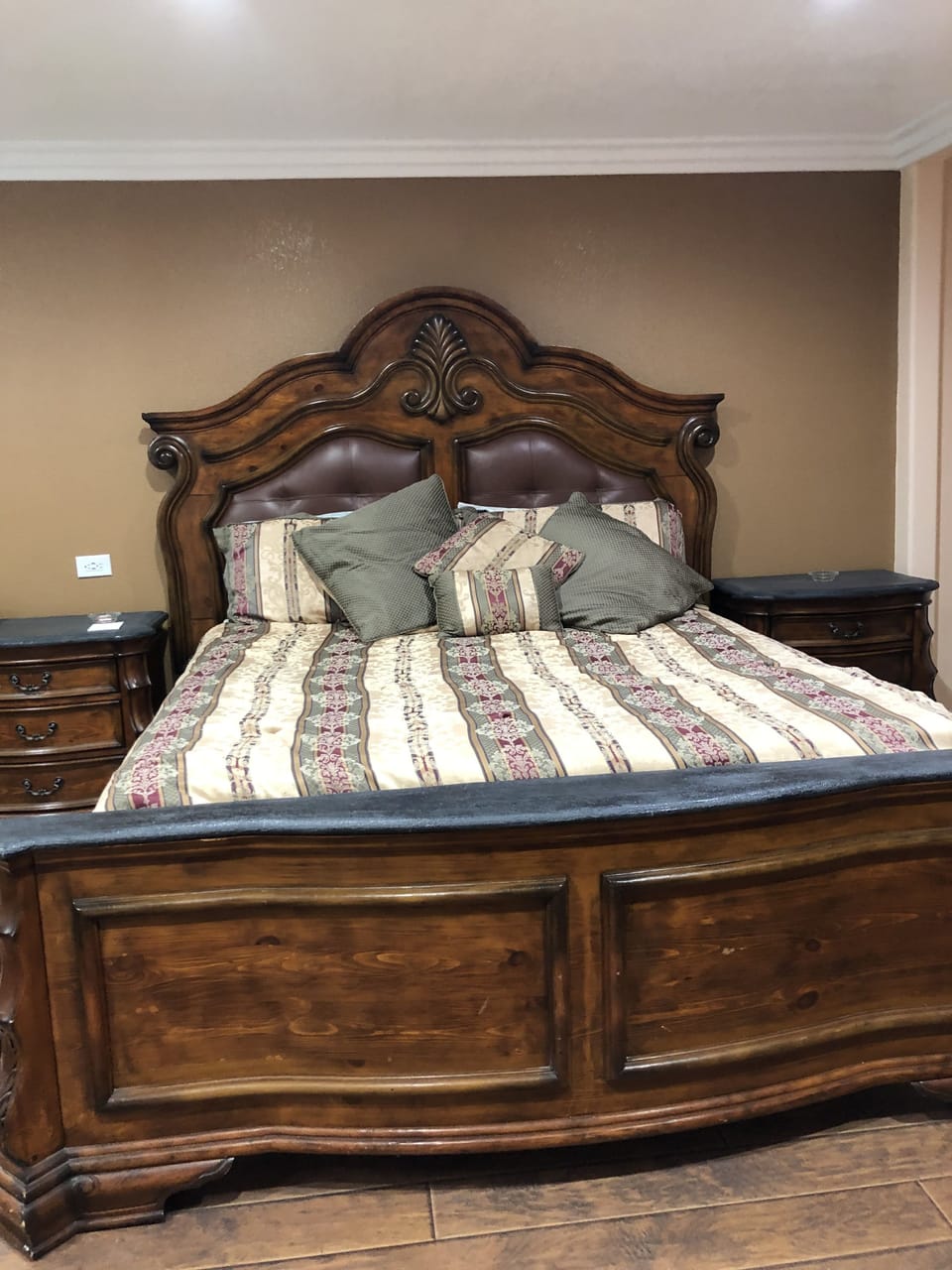 Suite, 1 King Bed, Jetted Tub | Iron/ironing board, WiFi (free), alarm clocks, bed sheets