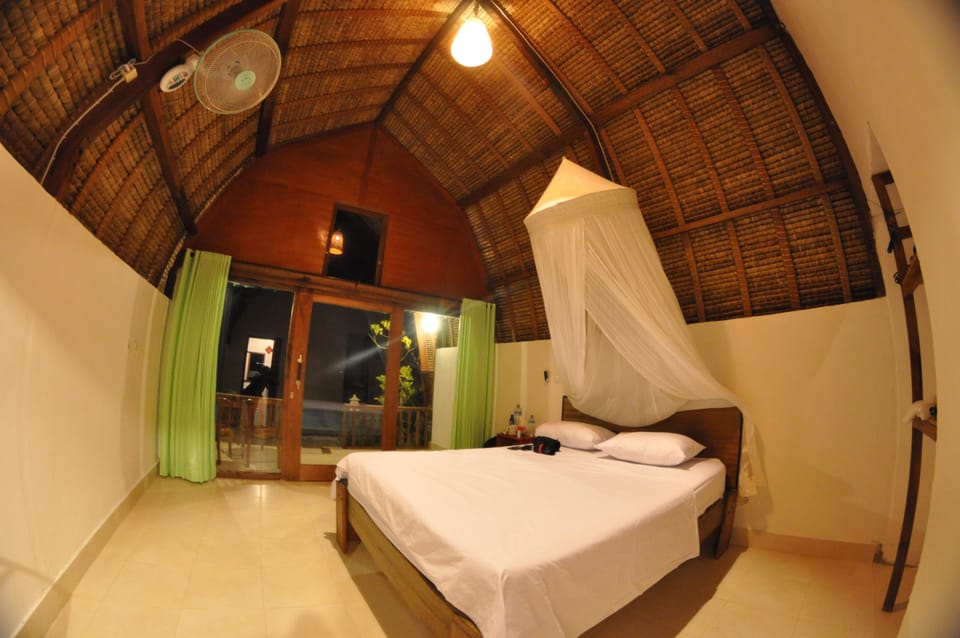 Traditional Bungalow, Sea View | WiFi (free), bed sheets