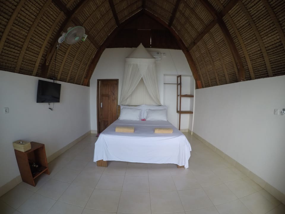 Traditional Bungalow, Sea View | WiFi (free), bed sheets