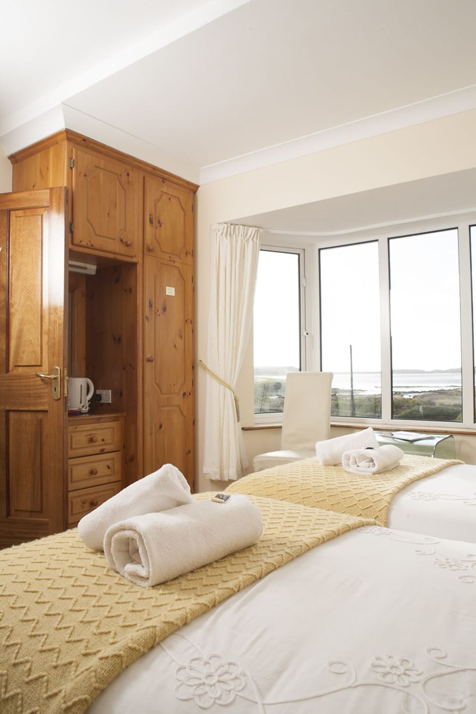 Desk, free cribs/infant beds, free WiFi, bed sheets