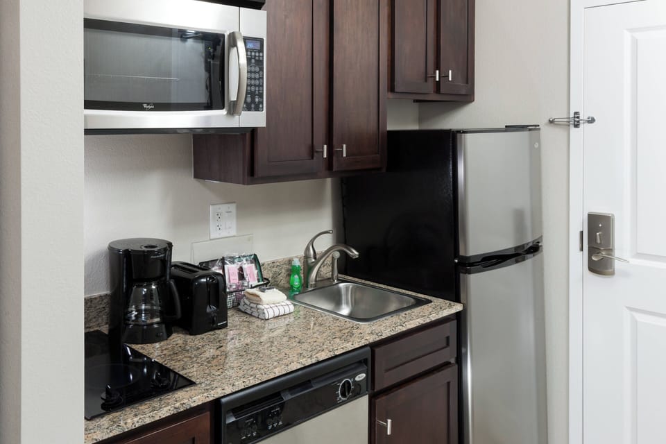 Fridge, microwave, stovetop, dishwasher