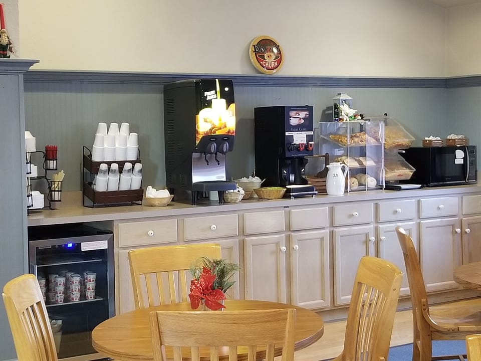 Free daily continental breakfast