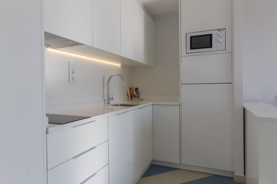 Superior Apartment, 1 Bedroom, Kitchen, City View | Private kitchen | Full-size fridge, microwave, stovetop, coffee/tea maker
