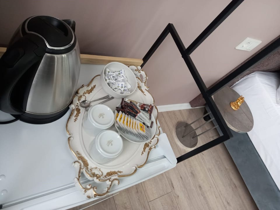 Standard Double Room, Non Smoking | Coffee and/or coffee maker