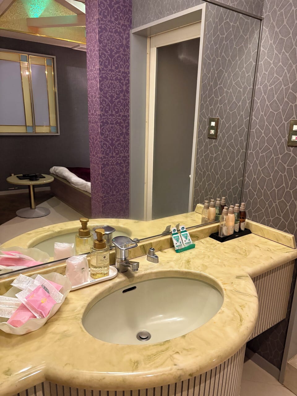 Basic Room, Smoking | Bathroom | Separate tub and shower, jetted tub, rainfall showerhead
