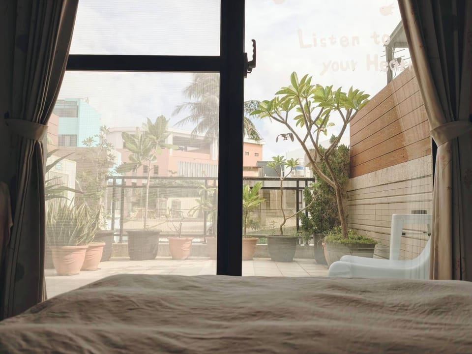 Down comforters, blackout drapes, free WiFi, bed sheets