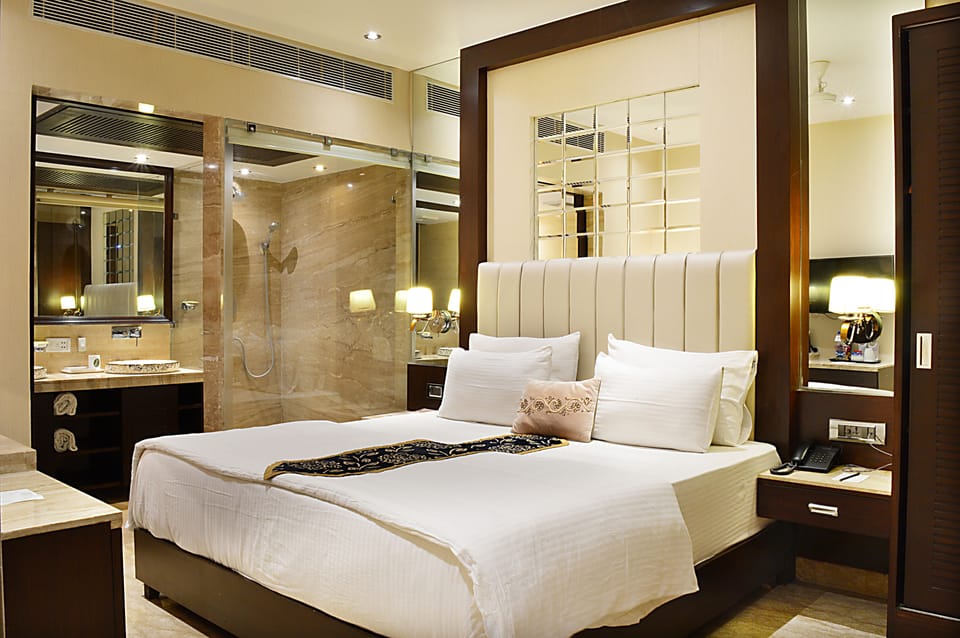 1 bedroom, Egyptian cotton sheets, premium bedding, pillowtop beds