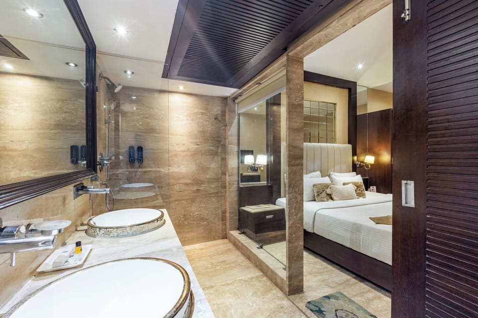 Premium Room | Bathroom | Shower, designer toiletries, hair dryer, bathrobes