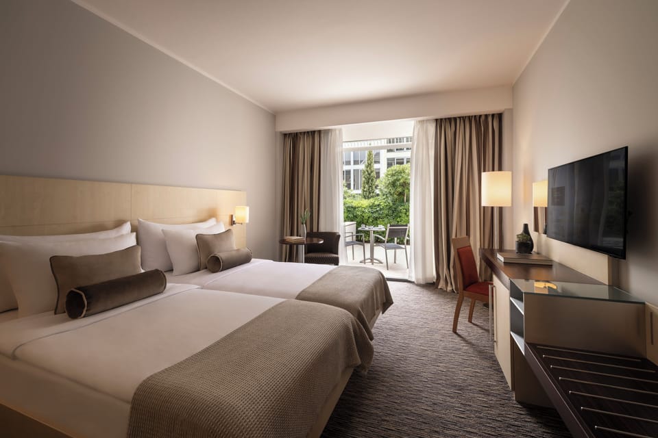 Superior room for 4+2 | In-room safe, desk, cribs/infant beds, free WiFi