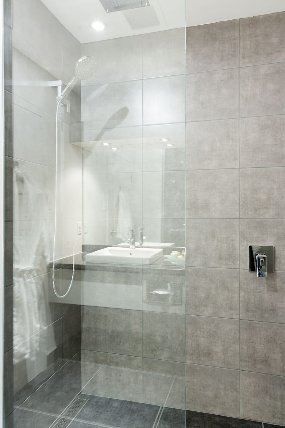Executive Suite, 1 King Bed | Bathroom | Towels