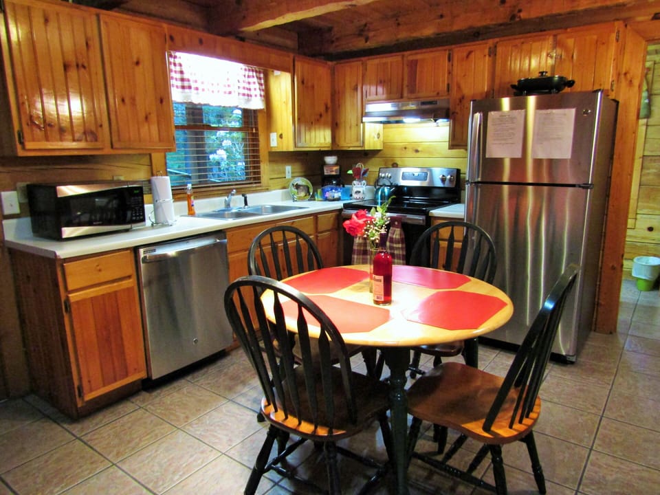 Fully Equipped Kitchen - All New Appliances 