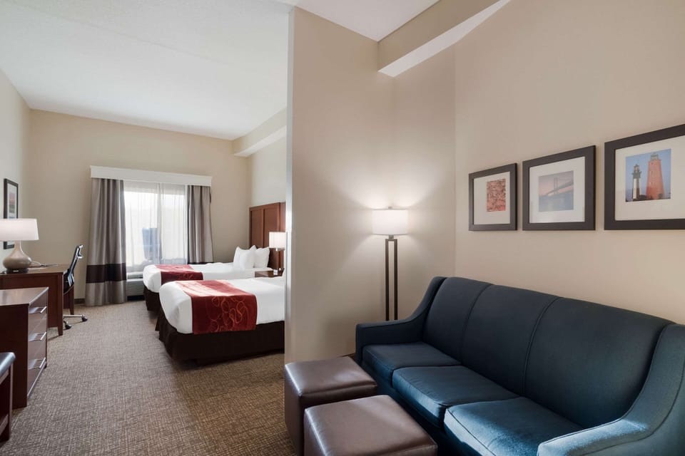 In-room safe, individually decorated, individually furnished, desk