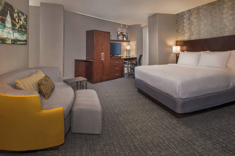 1 bedroom, premium bedding, in-room safe, desk