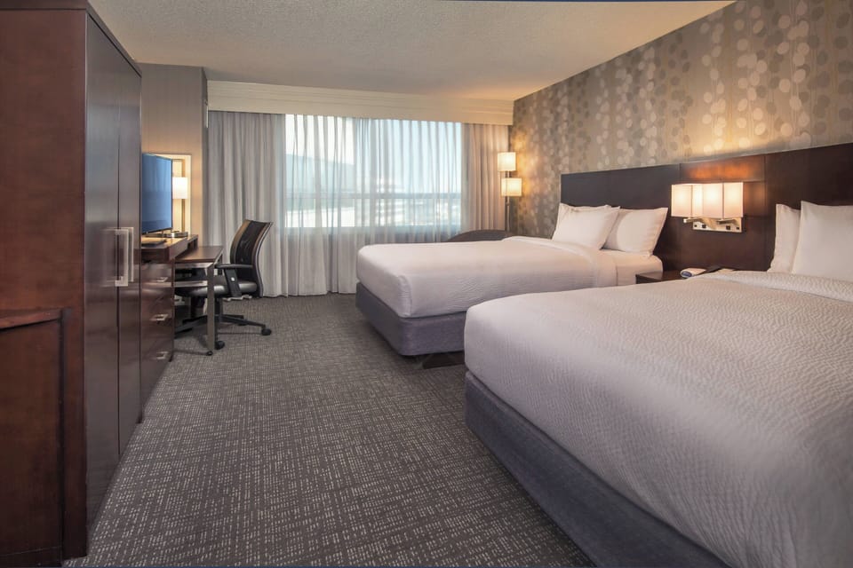 1 bedroom, premium bedding, in-room safe, desk