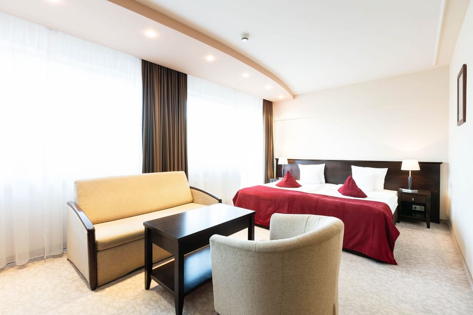 Superior Double Room | Minibar, in-room safe, desk, WiFi (free)