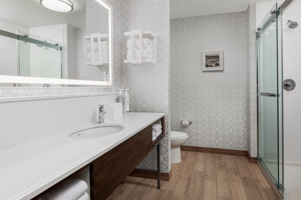Shower, free toiletries, hair dryer, towels