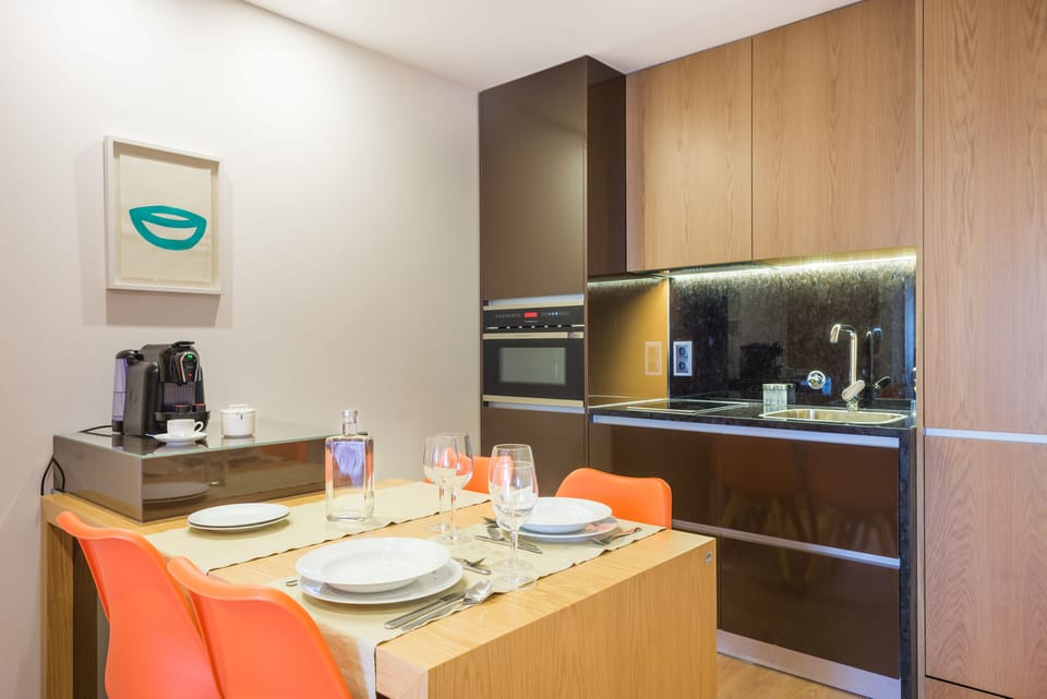 Apartment, 1 Bedroom | Private kitchen | Fridge, microwave, oven, stovetop