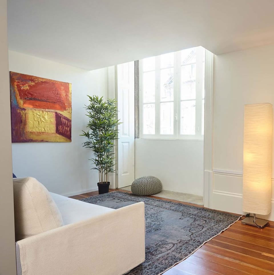 Triple Room, Shared Bathroom | Living area