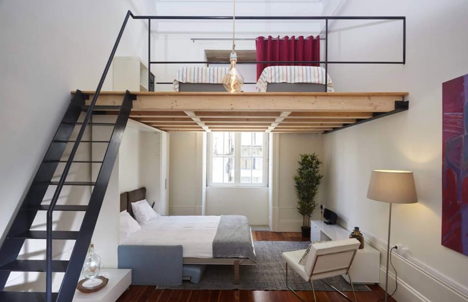 Standard Room, Shared Bathroom (Twin Beds) | Free WiFi, bed sheets