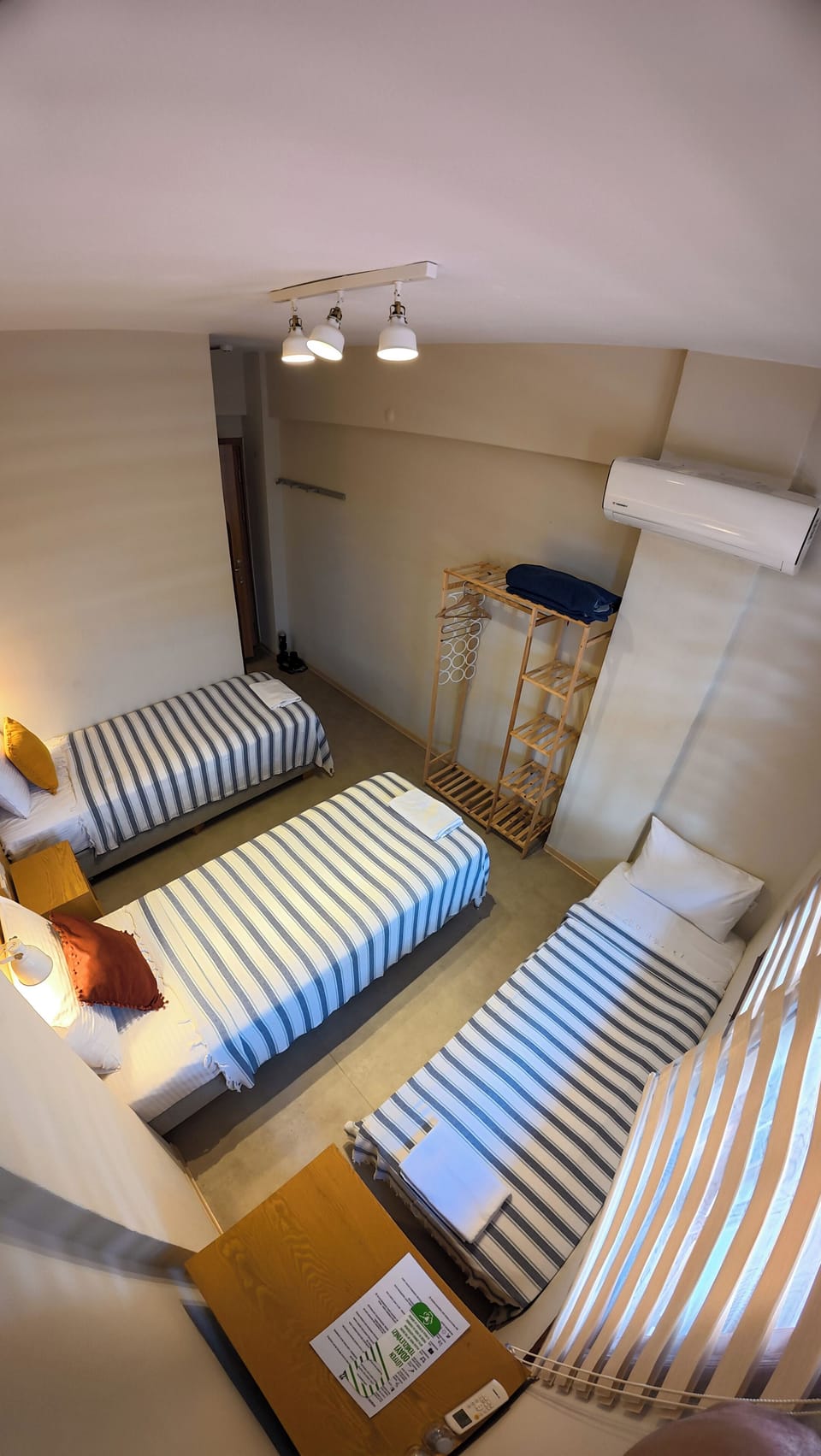 Triple Room | Iron/ironing board, free WiFi, bed sheets