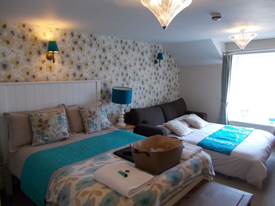Superior Double or Twin Room | Iron/ironing board, free WiFi, bed sheets