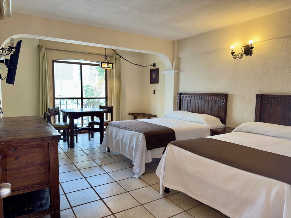 Family Quintuple | Iron/ironing board, free WiFi, bed sheets, wheelchair access