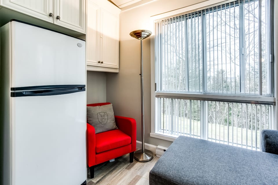 Condo, 1 Bedroom | Private kitchen | Full-size fridge, microwave, oven, stovetop