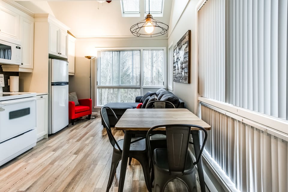 Condo, 1 Bedroom | Private kitchen | Full-size fridge, microwave, oven, stovetop
