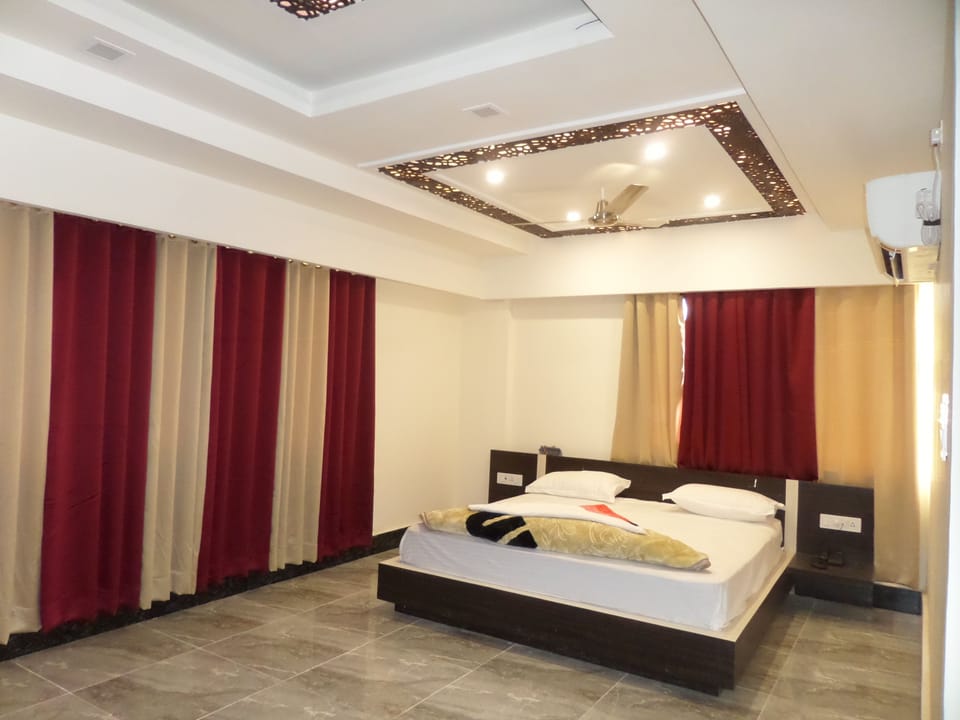 Suite | 1 bedroom, premium bedding, pillowtop beds, in-room safe