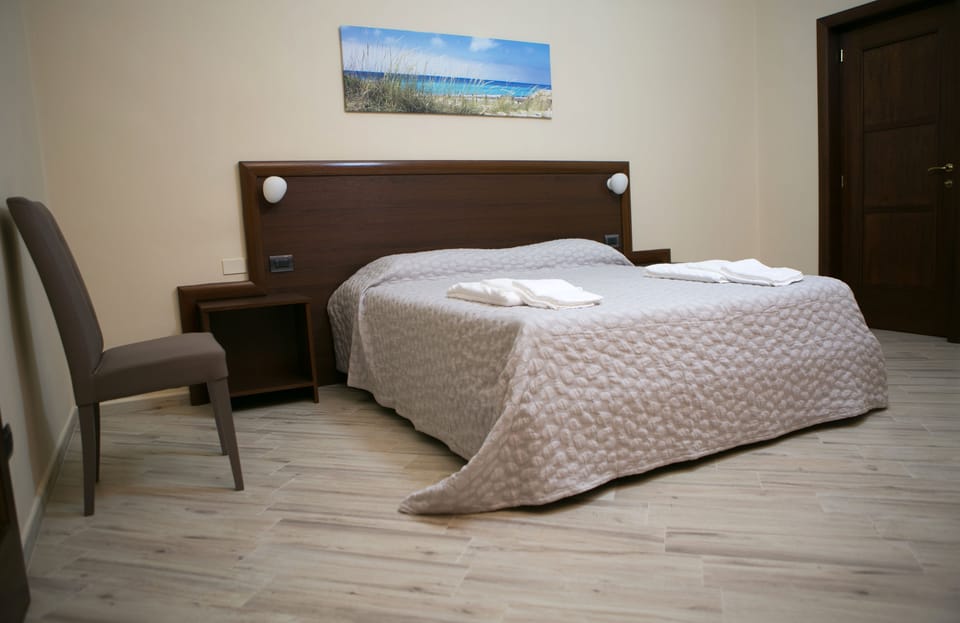Minibar, in-room safe, desk, cribs/infant beds