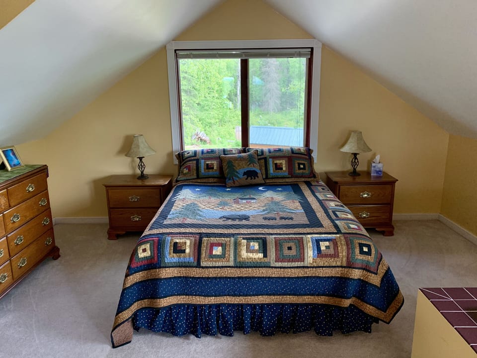 Master Queen Bed