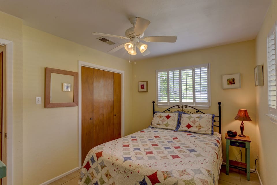 1st Bedroom with View of Closet