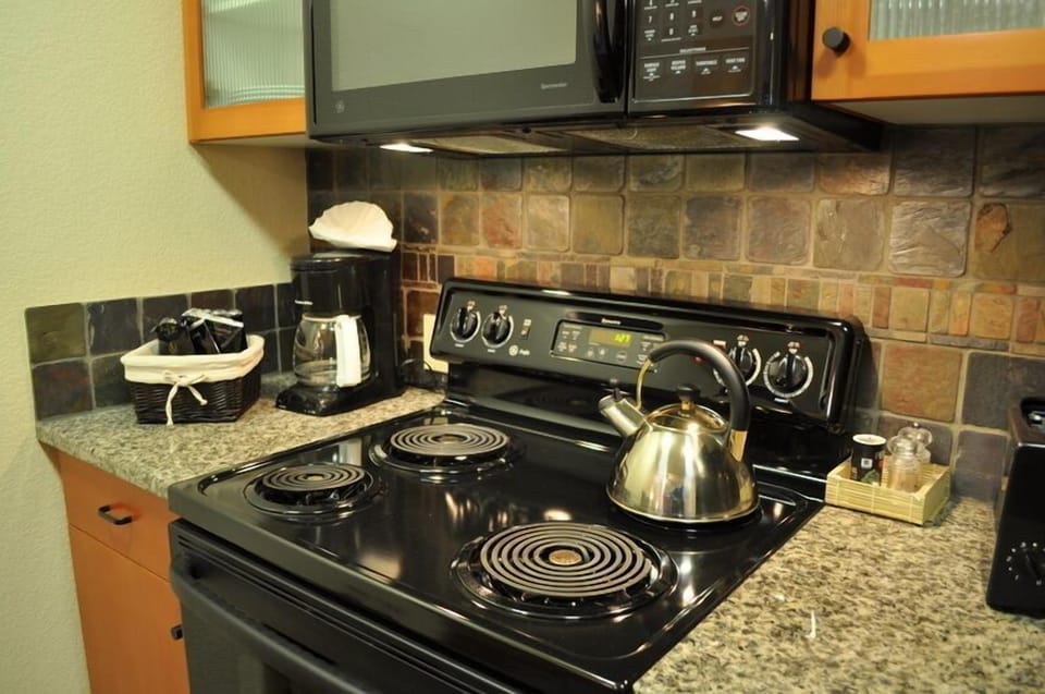 Stove/Kitchen