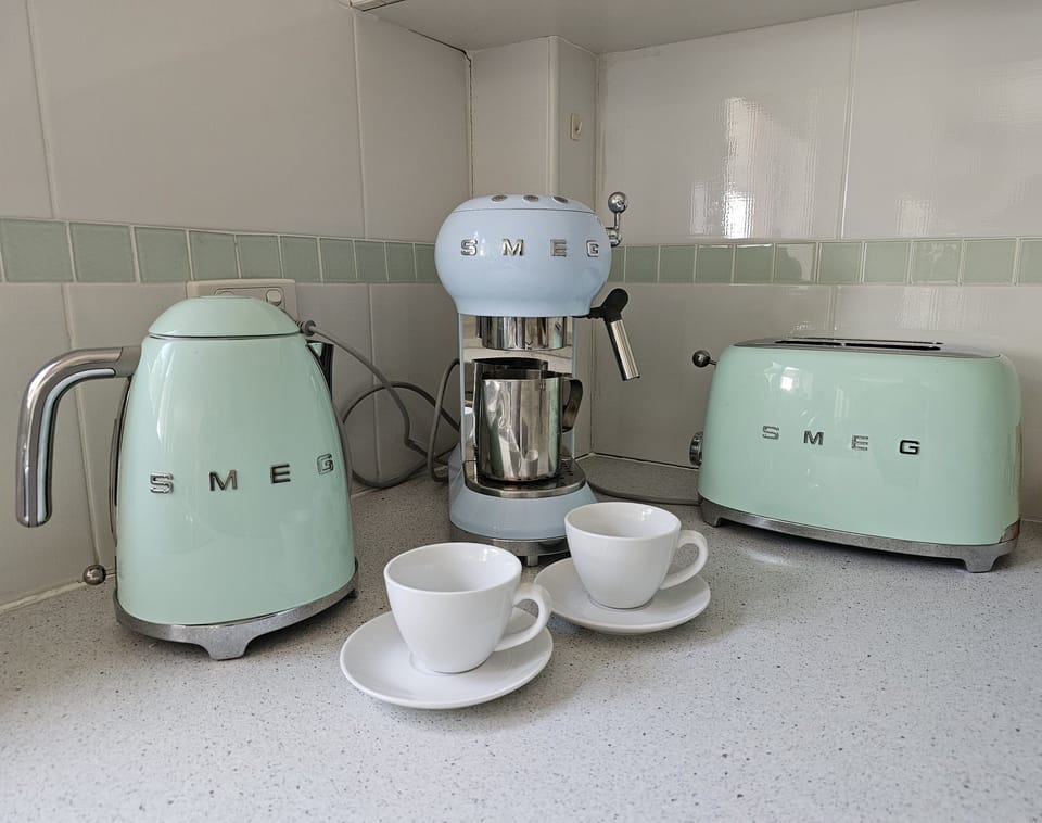Smeg coffee machine, kettle and toaster