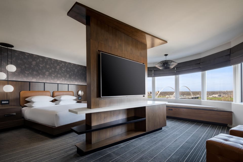Studio Suite | Premium bedding, down comforters, pillowtop beds, in-room safe