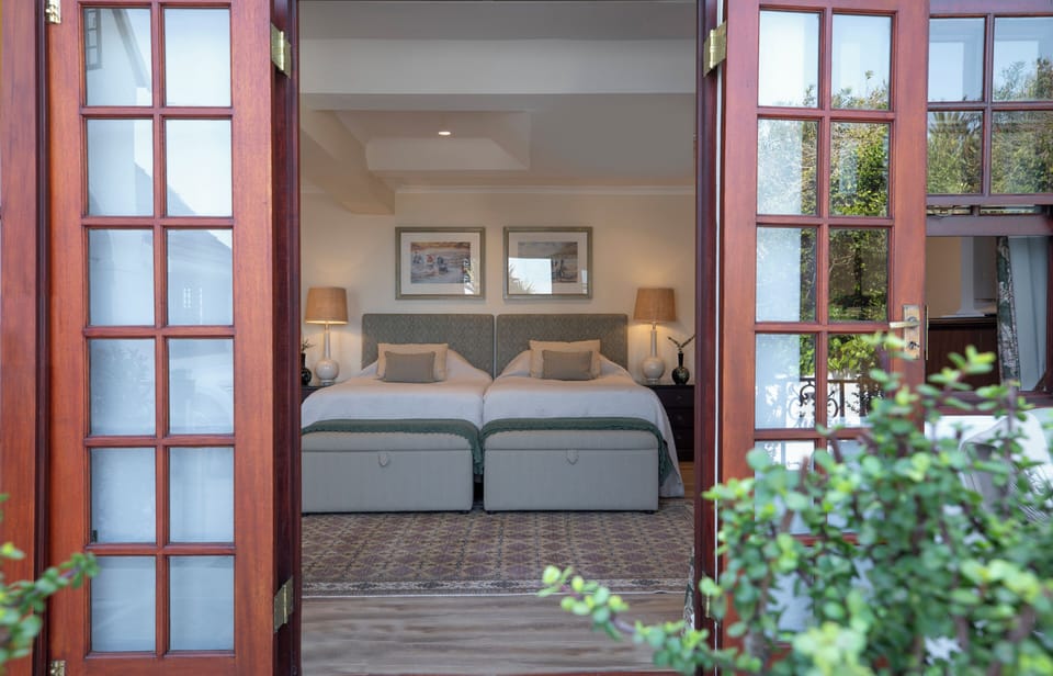 Deluxe Twin Room | In-room safe, free WiFi, bed sheets