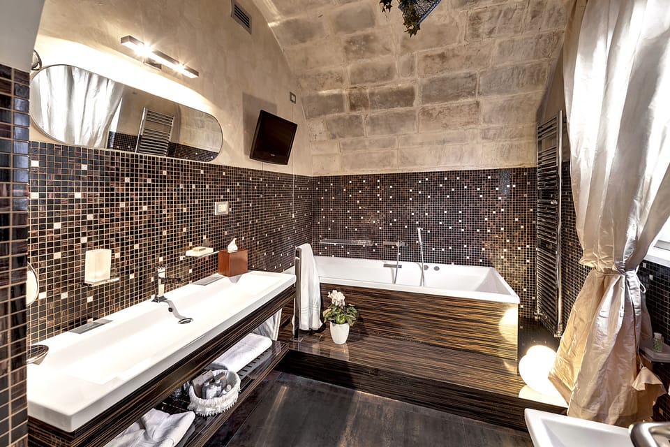 Suite (Del Barone) | Jetted tub