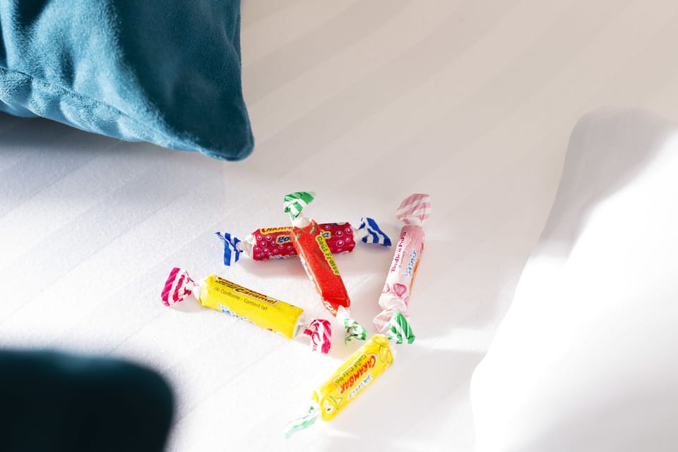 Hypo-allergenic bedding, minibar, in-room safe, desk