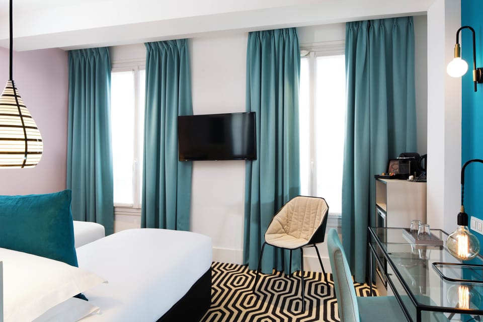 Superior Room | Hypo-allergenic bedding, minibar, in-room safe, desk