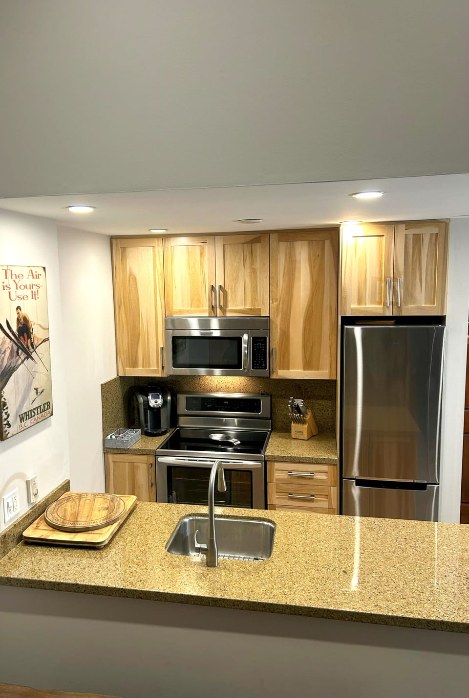 NEW Nov. '25 kitchen and bathroom renovation! Solid maple.
