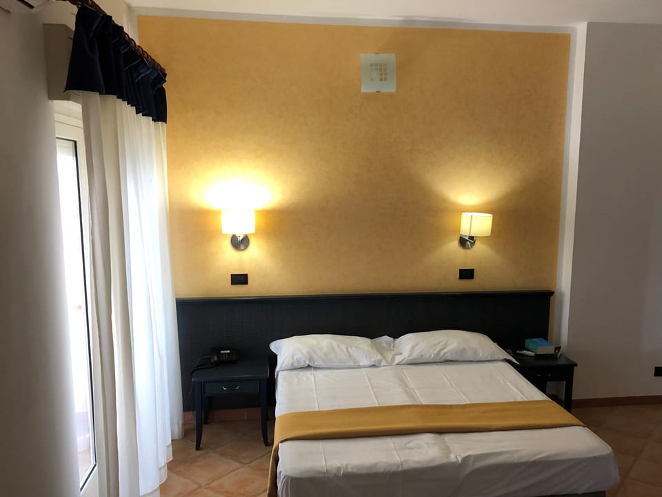 Minibar, in-room safe, desk, soundproofing