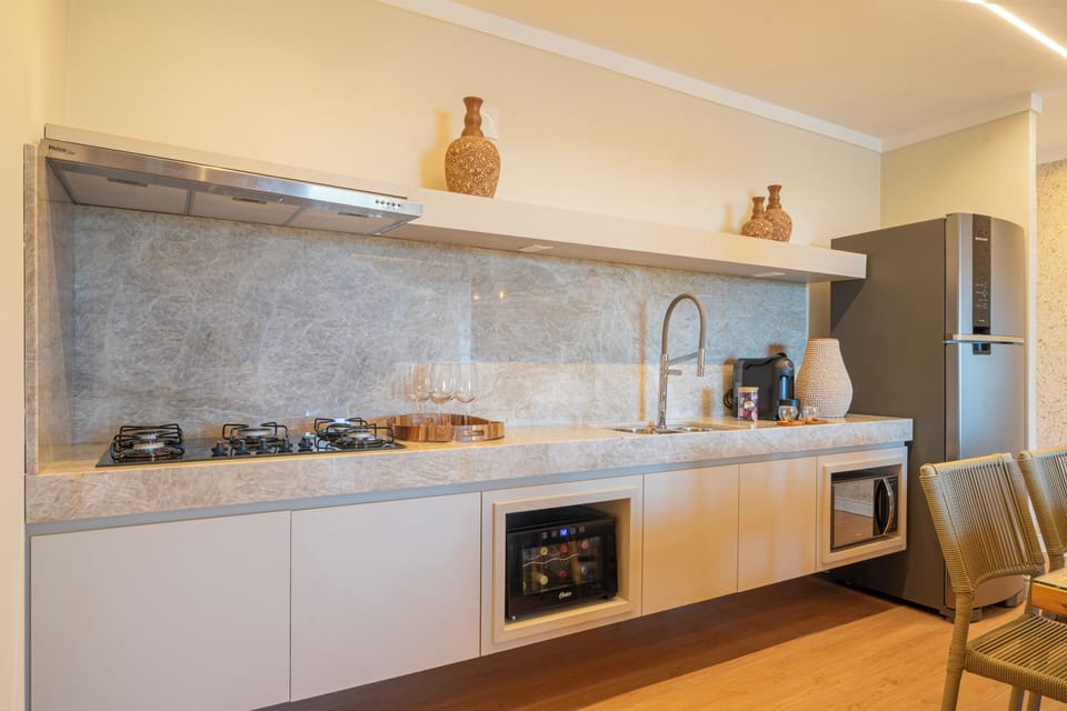 Suíte Master Ceará | Private kitchen | Mini-fridge, microwave