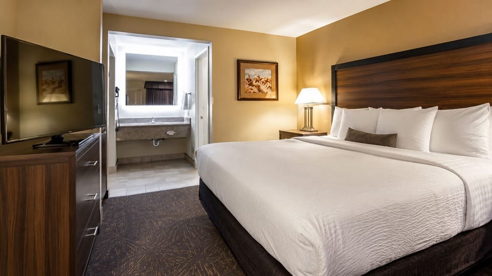 Pillowtop beds, in-room safe, iron/ironing board