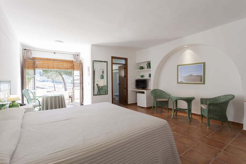 Minibar, in-room safe, desk, cribs (surcharge)